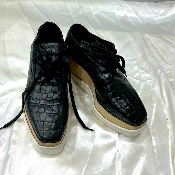 Stella McCartney Shoes - Stella McCartney leather lace up shoes 🖤🤍🖤🤍